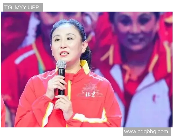 法国女足球星闪耀绿茵场展现巾帼力量与时代风采